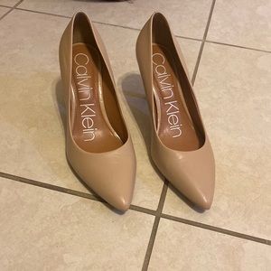 Calvin Klein Pumps lightly worn
